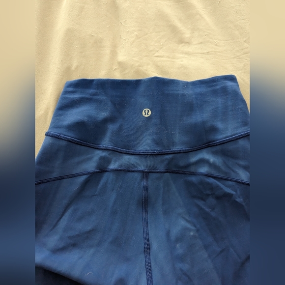 Lulu in movement legging - Picture 5 of 6